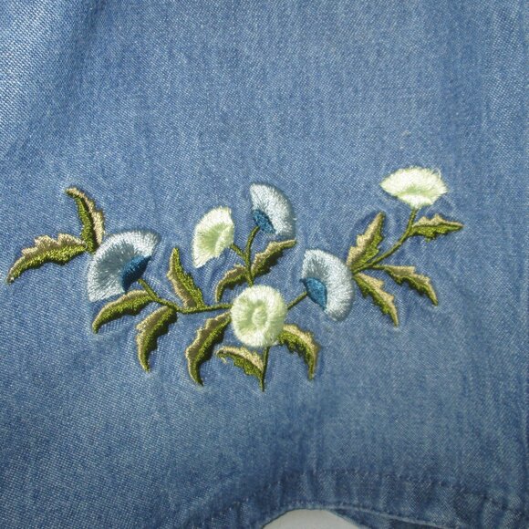 Women's denium jacket of East West Fashions with button up vest size M/L - Picture 4 of 12